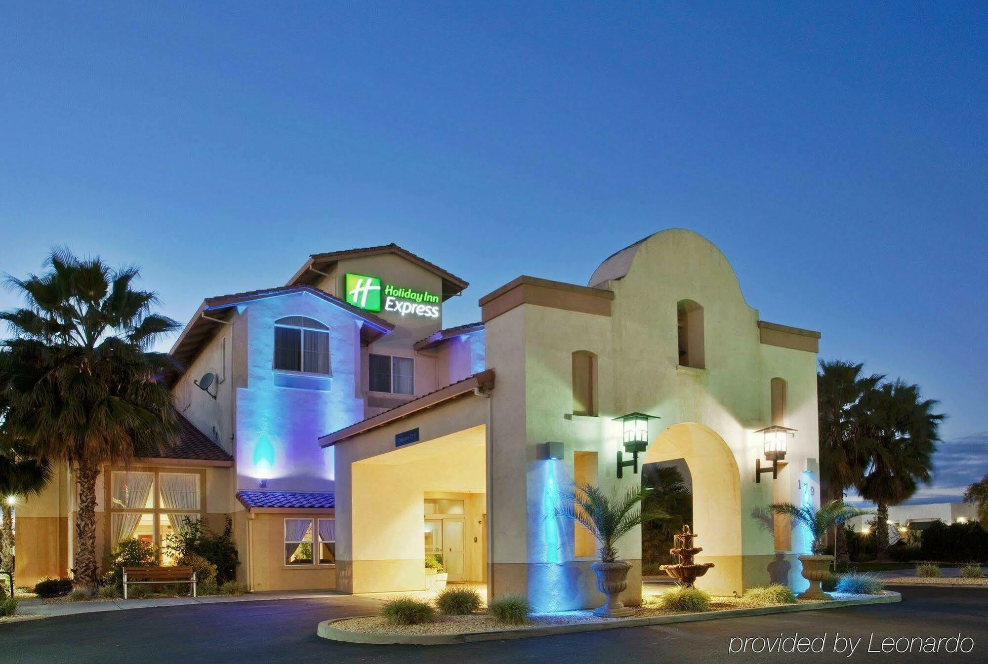 Holiday Inn Express Hotel & Suites Manteca, An Ihg Hotel Exterior photo