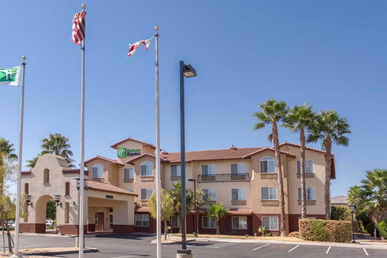 Holiday Inn Express Hotel & Suites Manteca, An Ihg Hotel Exterior photo